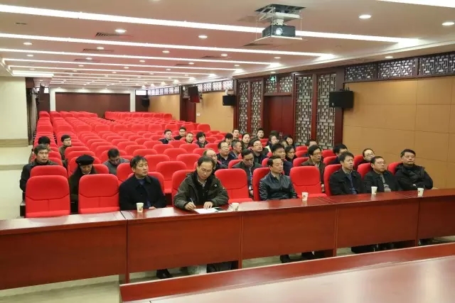 江苏省中医药学会百余位专家老师参观访问李良济(图4) 江苏省中医药学会百余位专家老师参观访问李良济(图4)